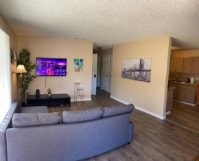 Nice King Bed!! Fenced BackYard- W/D and Parking!!